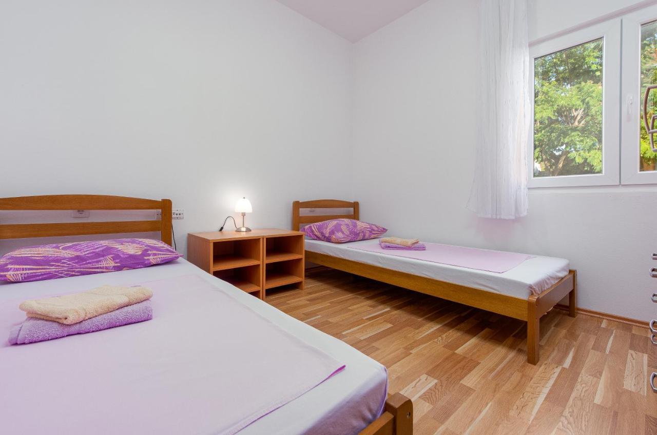 Apartmani Mila กอร์นยิ คาริน ภายนอก รูปภาพ
