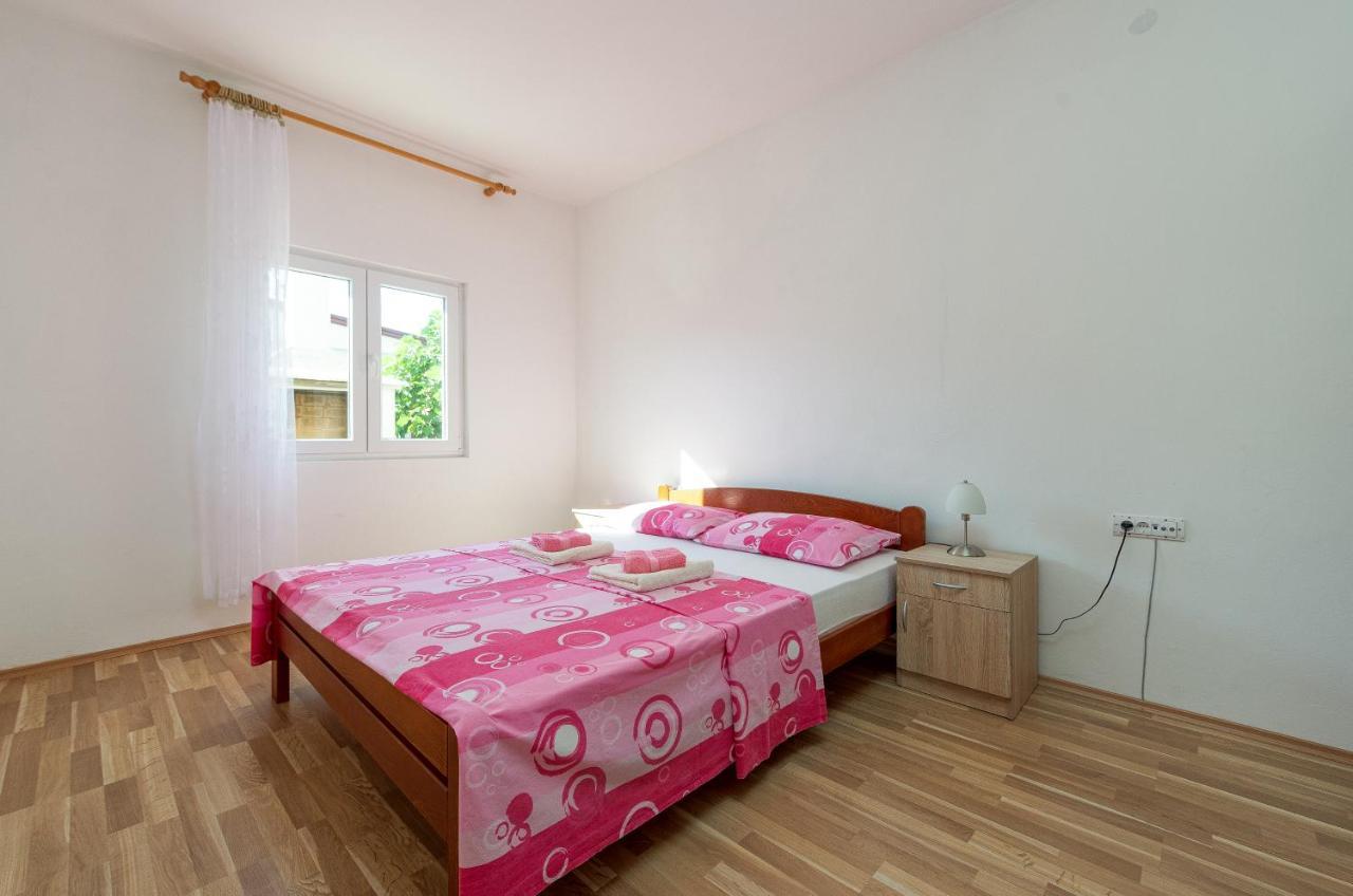 Apartmani Mila กอร์นยิ คาริน ภายนอก รูปภาพ