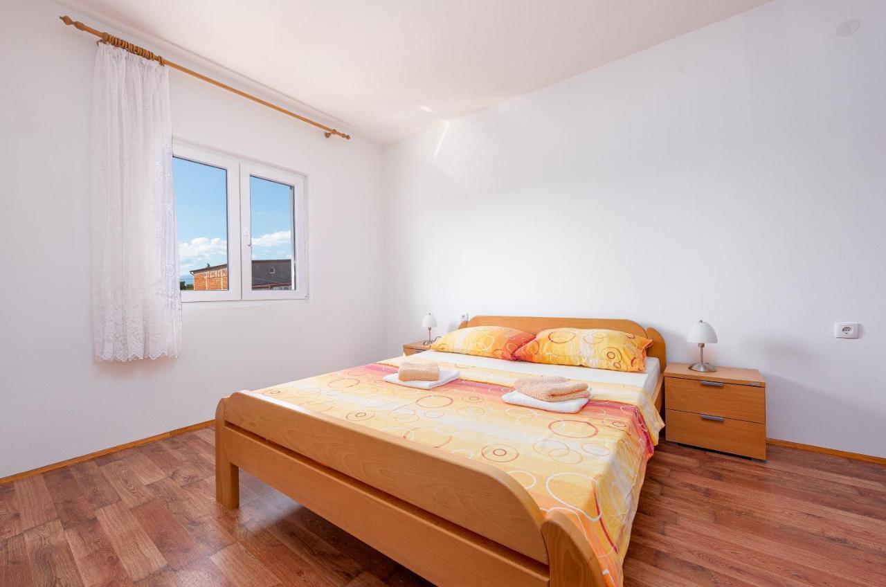 Apartmani Mila กอร์นยิ คาริน ภายนอก รูปภาพ